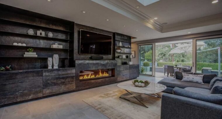 شقة فاخرة للبيع بثلاث غرف نوم في موقع مميز