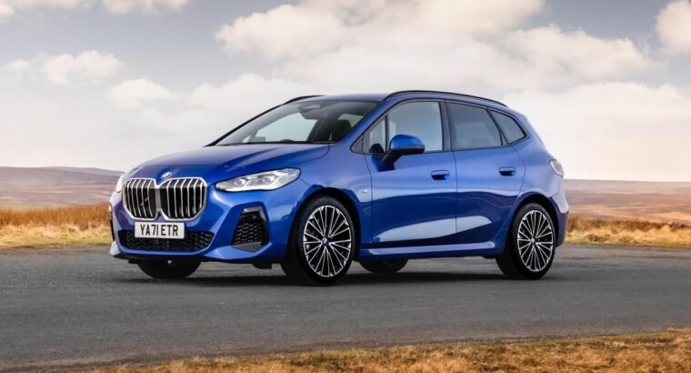 سيارة بي إم دبليو الفئة الثالثة الرياضية والأنيقة للبيع