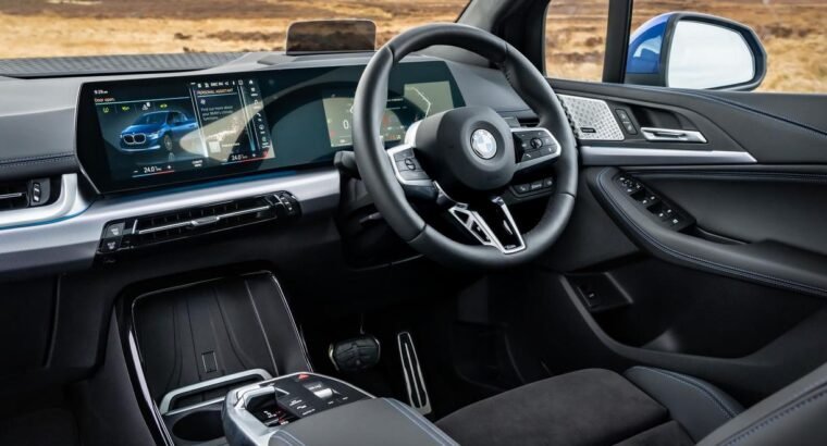 سيارة بي إم دبليو الفئة الثالثة الرياضية والأنيقة للبيع