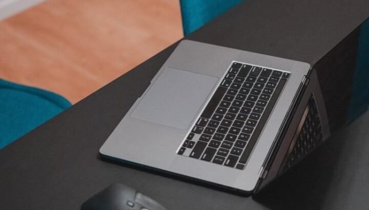 ماك بوك M2 للبيع القوة والأناقة في جهاز واحد